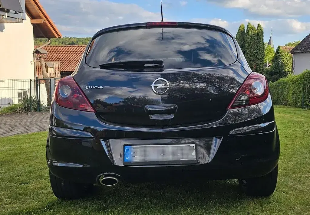 Usado Opel Corsa 101 HP (74 kW) 2011 Citadino