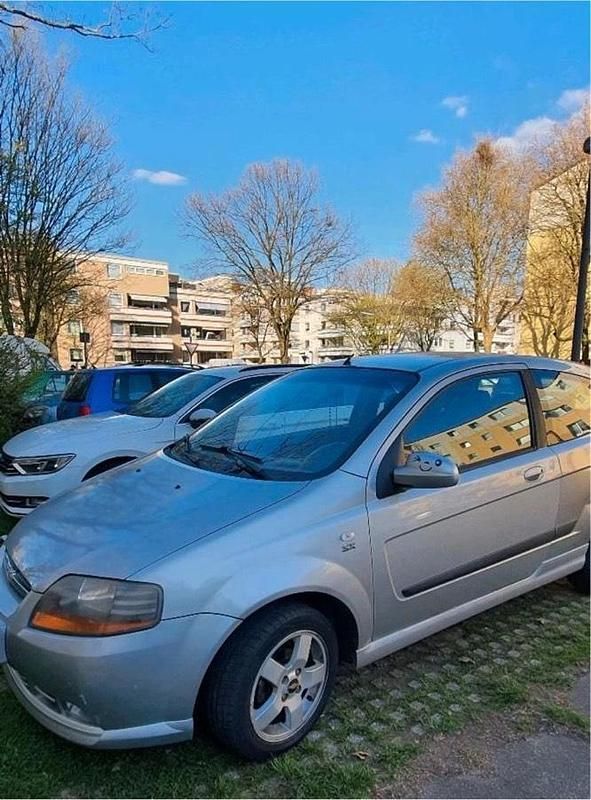 Silber Gebraucht 2006 Chevrolet Kalos Kleinwagen | 1.000 € (Guter Preis) - Bild 1/4