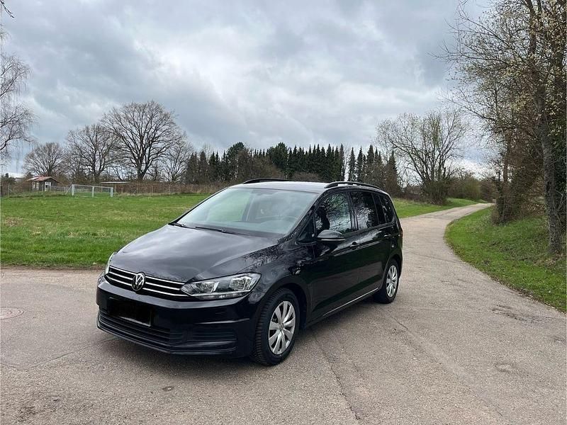 Schwarz Gebraucht 2020 VW Touran Comfortline Van / Kleinbus | 16.300 € (Superpreis) - Bild 1/4