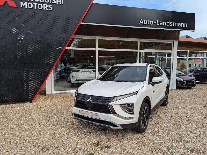 Weiß Gebraucht 2021 Mitsubishi Eclipse Cross Plus SUV | 24.990 € (Fairer Preis) - Bild 1/4
