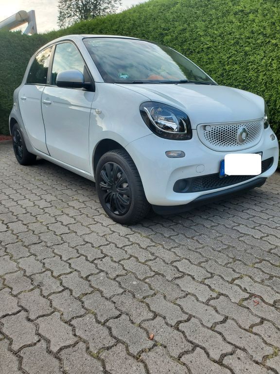 Weiß Gebraucht 2015 Smart ForFour Passion Kleinwagen | 6.275 € (Guter Preis) - Bild 1/4