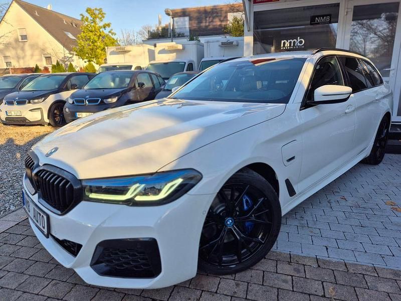 Weiß Gebraucht 2022 BMW 530e M Sport Limousine | 29.990 € (Etwas zu teuer) - Bild 1/4