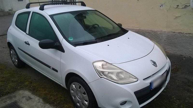 Gebraucht Renault Clio III 75 PS (55 kW) 2009 Weiß Kleinwagen