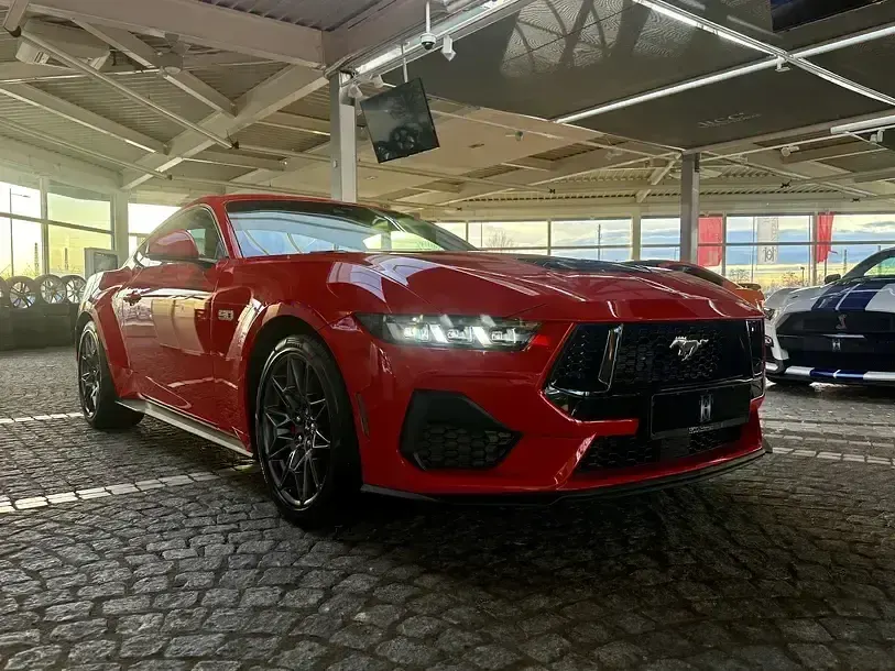 Neu Ford Mustang GT Fastback 446 PS (328 kW) 2025 Rot (rot (racered)) Coupé
