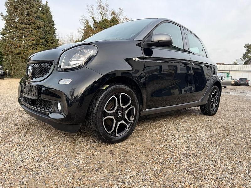 Schwarz Gebraucht 2019 Smart ForFour Electric Drive Limousine | 8.490 € (Fairer Preis) - Bild 1/4