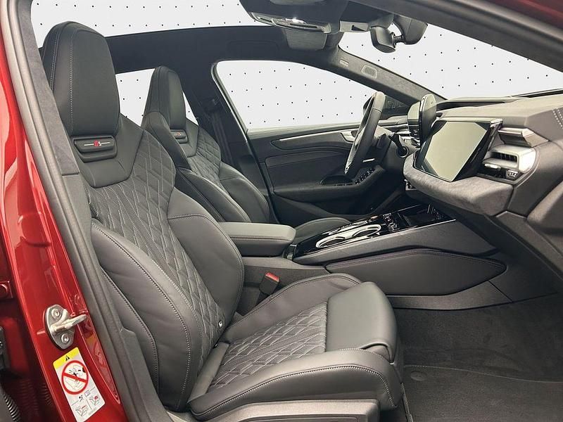 Neu Audi A6 Edition .1 367 PS (269 kW) 2025 Grenadinerot metallic Kombi