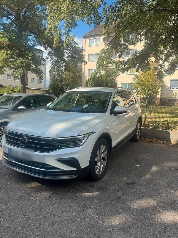 Weiß Gebraucht 2022 VW Tiguan Active SUV | 24.000 € (Superpreis) - Bild 1/4