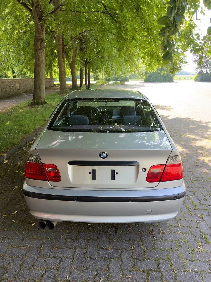 Gebraucht BMW 318 Sport Line 143 PS (105 kW) 2003 Silber Limousine