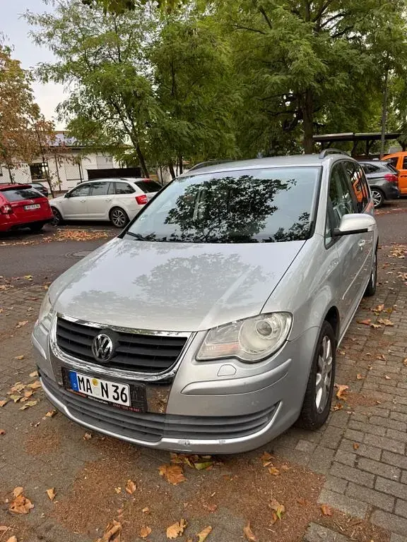 Gebraucht VW Touran 140 PS (102 kW) 2010 Silber Van / Kleinbus