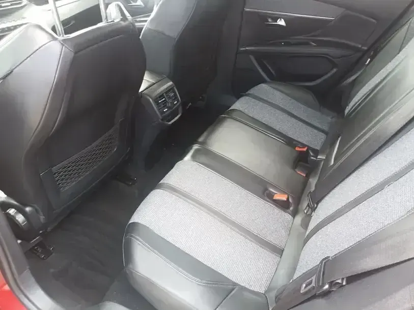 Gebraucht Peugeot 3008 Active 131 PS (96 kW) 2018 Lqv  lackierung ultimaterot (metallic) SUV