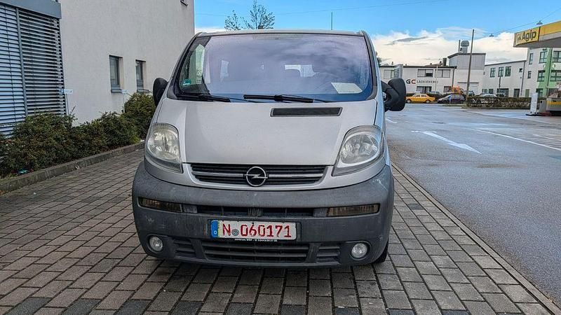 Gebraucht Opel Vivaro 101 PS (74 kW) 2002 Silber Van / Kleinbus