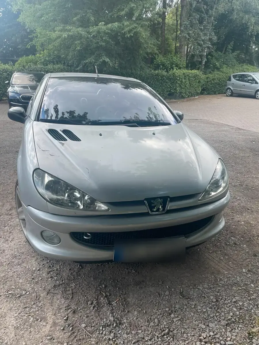 Gebraucht Peugeot 206 109 PS (80 kW) 2005 Silber Cabrio