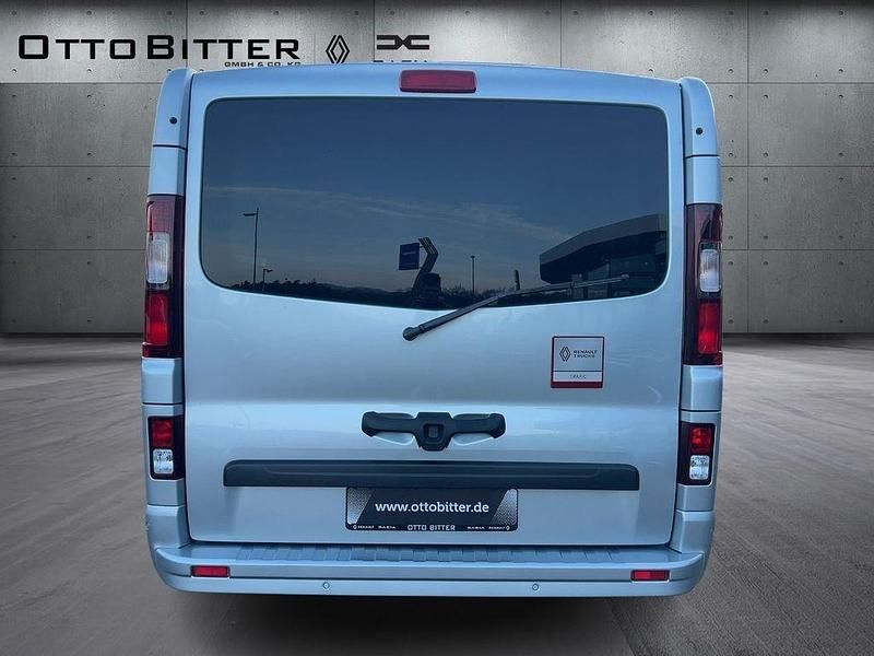 Neu Renault Trafic 150 PS (110 kW) 2026 Silber Van / Kleinbus