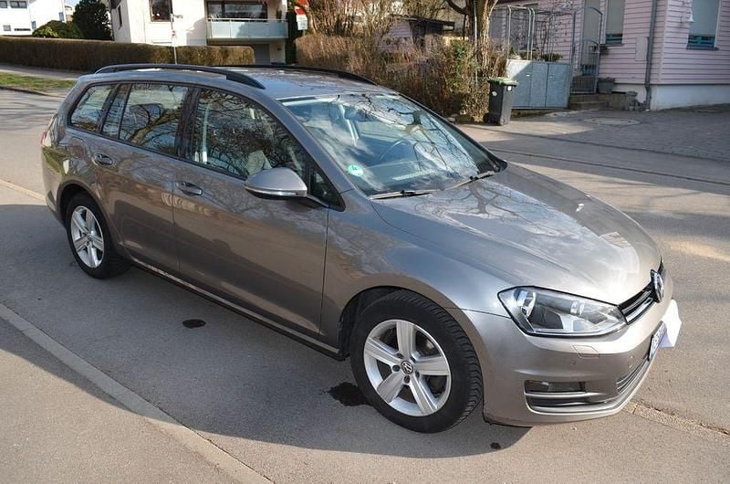 Gebraucht VW Golf VII Comfortline 110 PS (80 kW) 2016 Grau Kombi