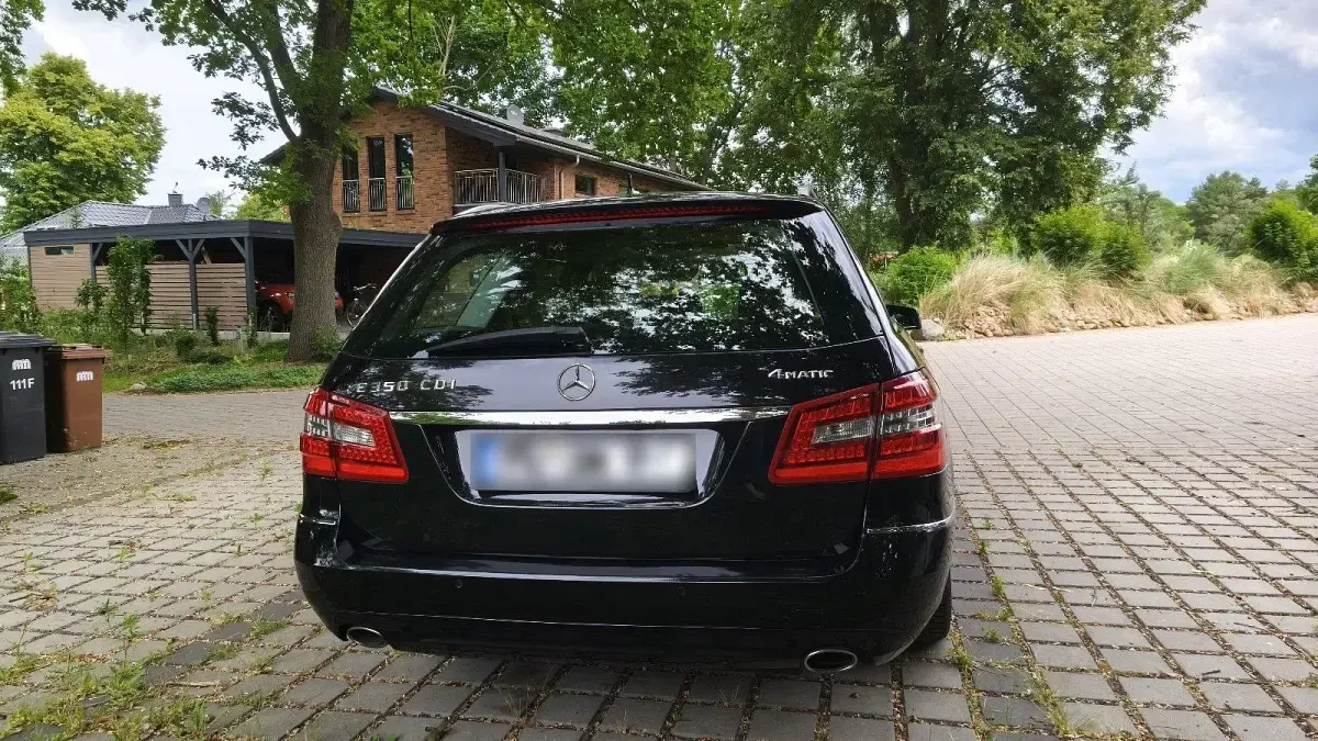 Gebraucht Mercedes E350 231 PS (169 kW) 2010 Schwarz Kombi