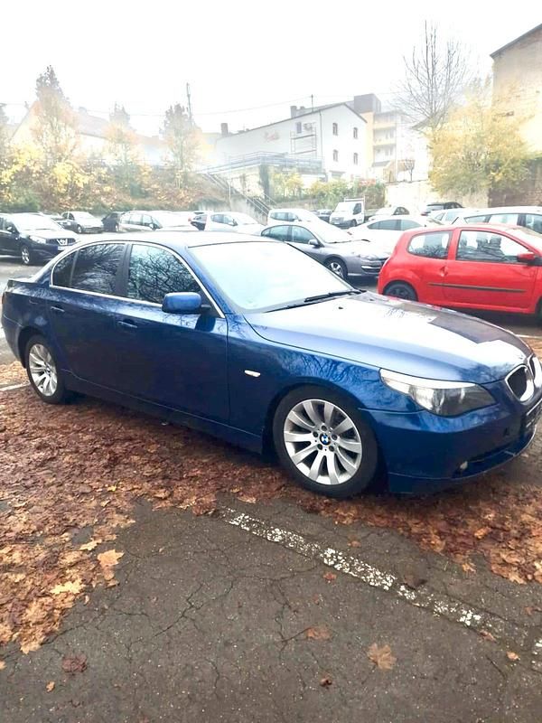 Blau Gebraucht 2005 BMW 525 Limousine | 2.400 € (Superpreis) - Bild 1/4