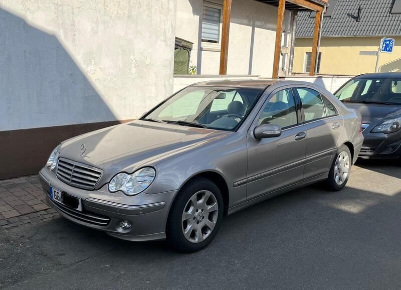Silber Gebraucht 2004 Mercedes C180 Limousine | 8.000 € - Bild 1/4