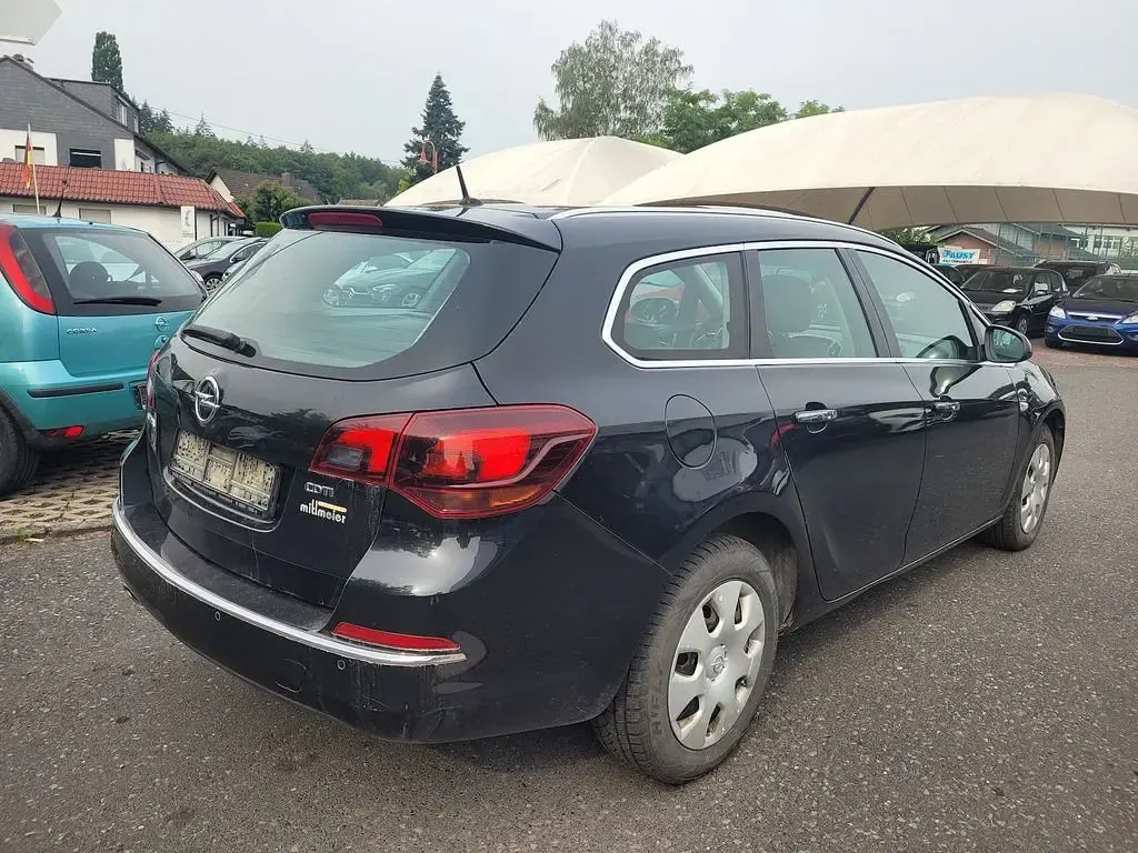 Gebraucht Opel Astra Sport 165 PS (121 kW) 2013 Schwarz Limousine