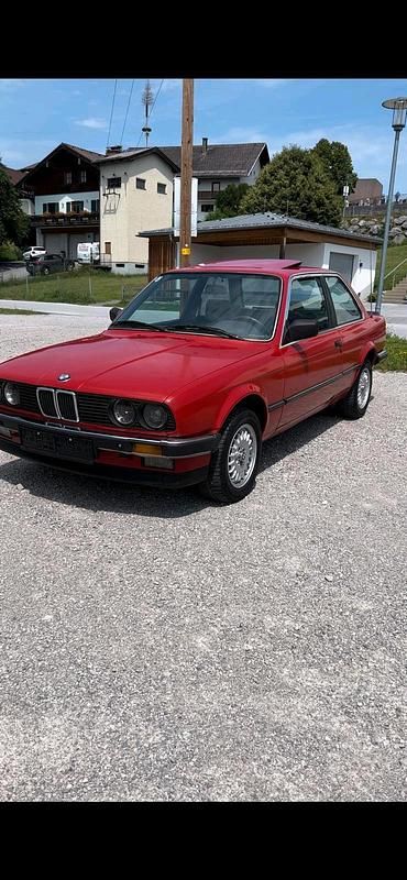 Gebraucht BMW 318 110 PS (80 kW) 1986 Rot Coupé