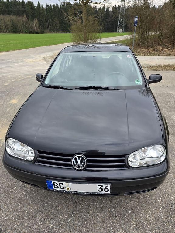 Brugt VW Golf III Basis 75 HK (55 kW) 1998 Sort Sedan