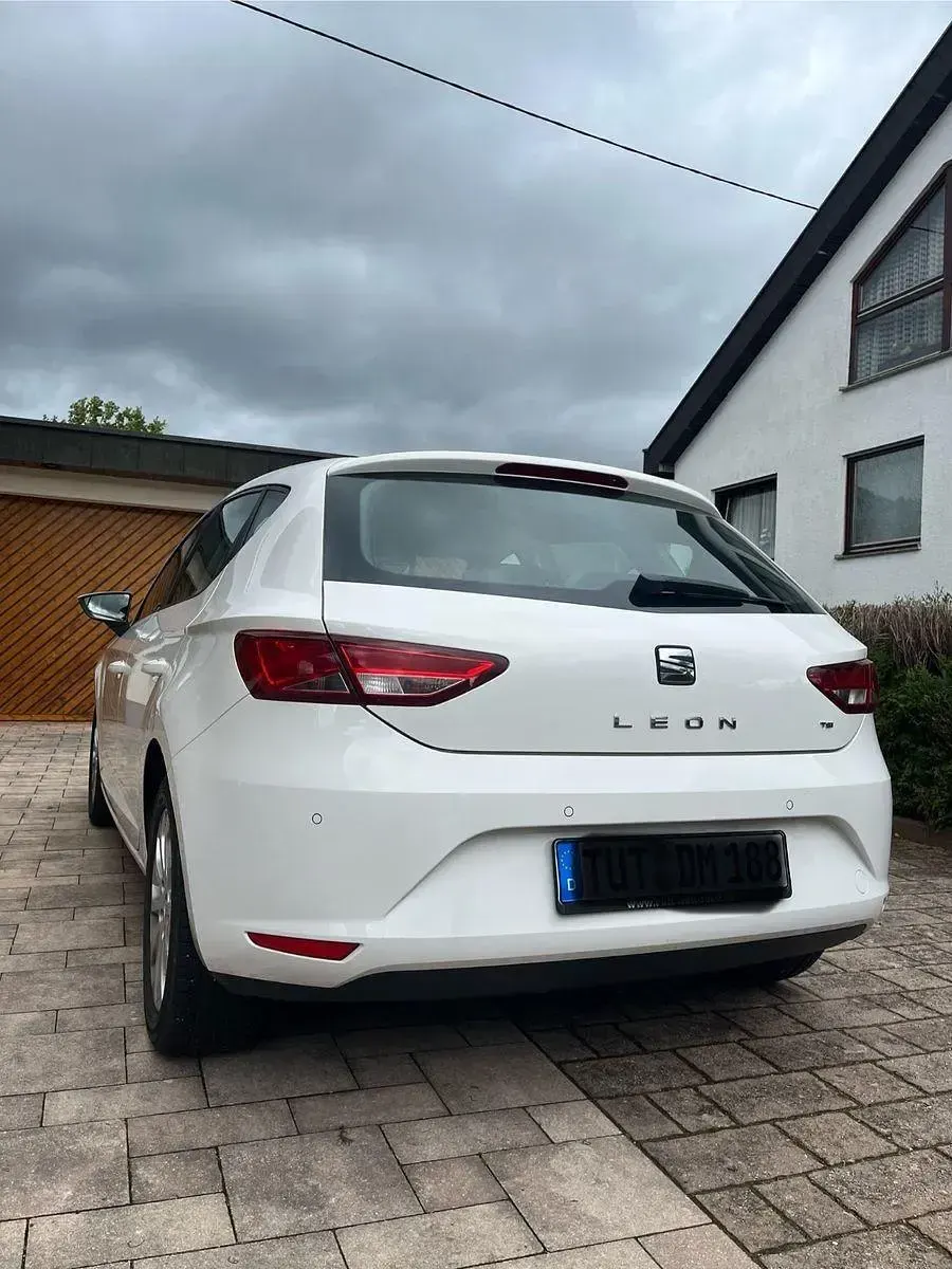 Second-hand Seat Leon Style 105 CP (77 kW) 2014 Alb Berlinǎ
