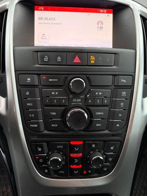 Gebraucht Opel Astra Style 120 PS (88 kW) 2014 Weiß Limousine