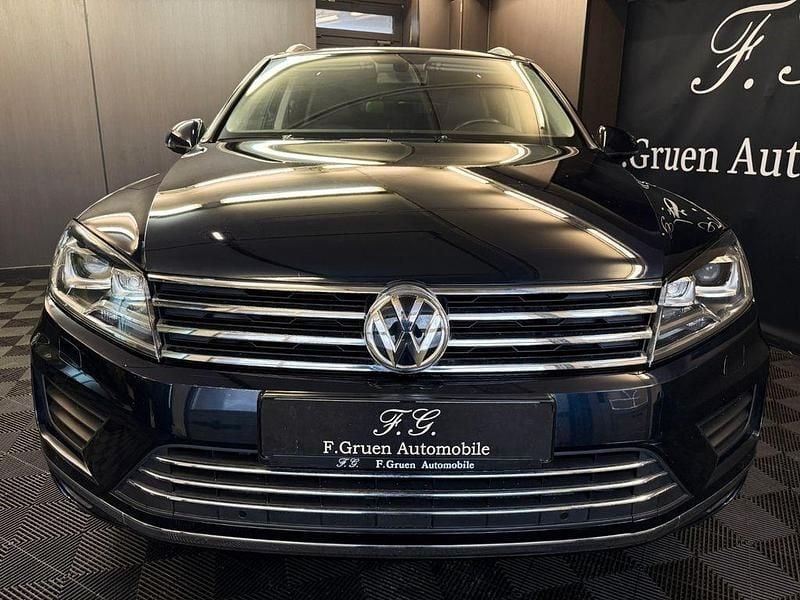 Gebraucht VW Touareg 262 PS (192 kW) 2015 Blau SUV