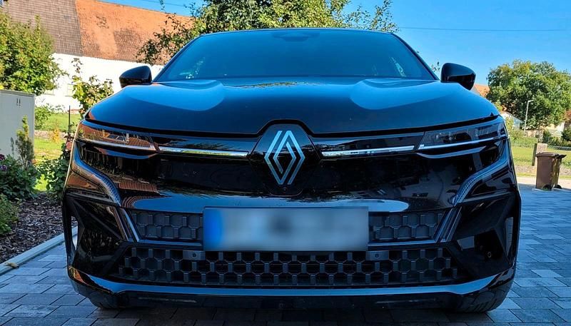 Gebraucht Renault Megane E-Tech Techno 160 kW (218 PS) 2022 Schwarz Limousine