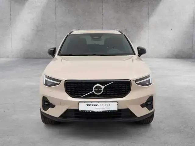 Gebraucht Volvo XC40 120 PS (88 kW) 2025 SUV