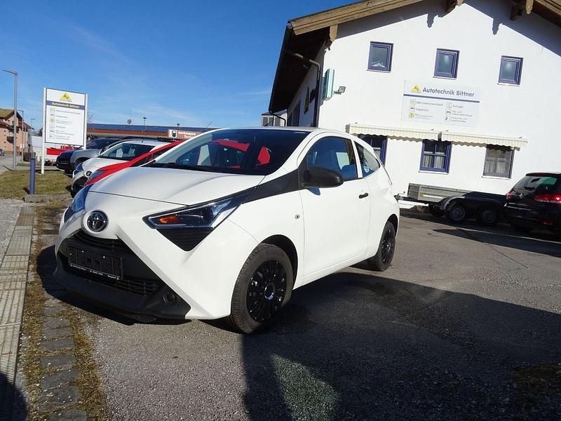 Gebraucht Toyota Aygo 72 PS (52 kW) 2021 Weiß Kleinwagen