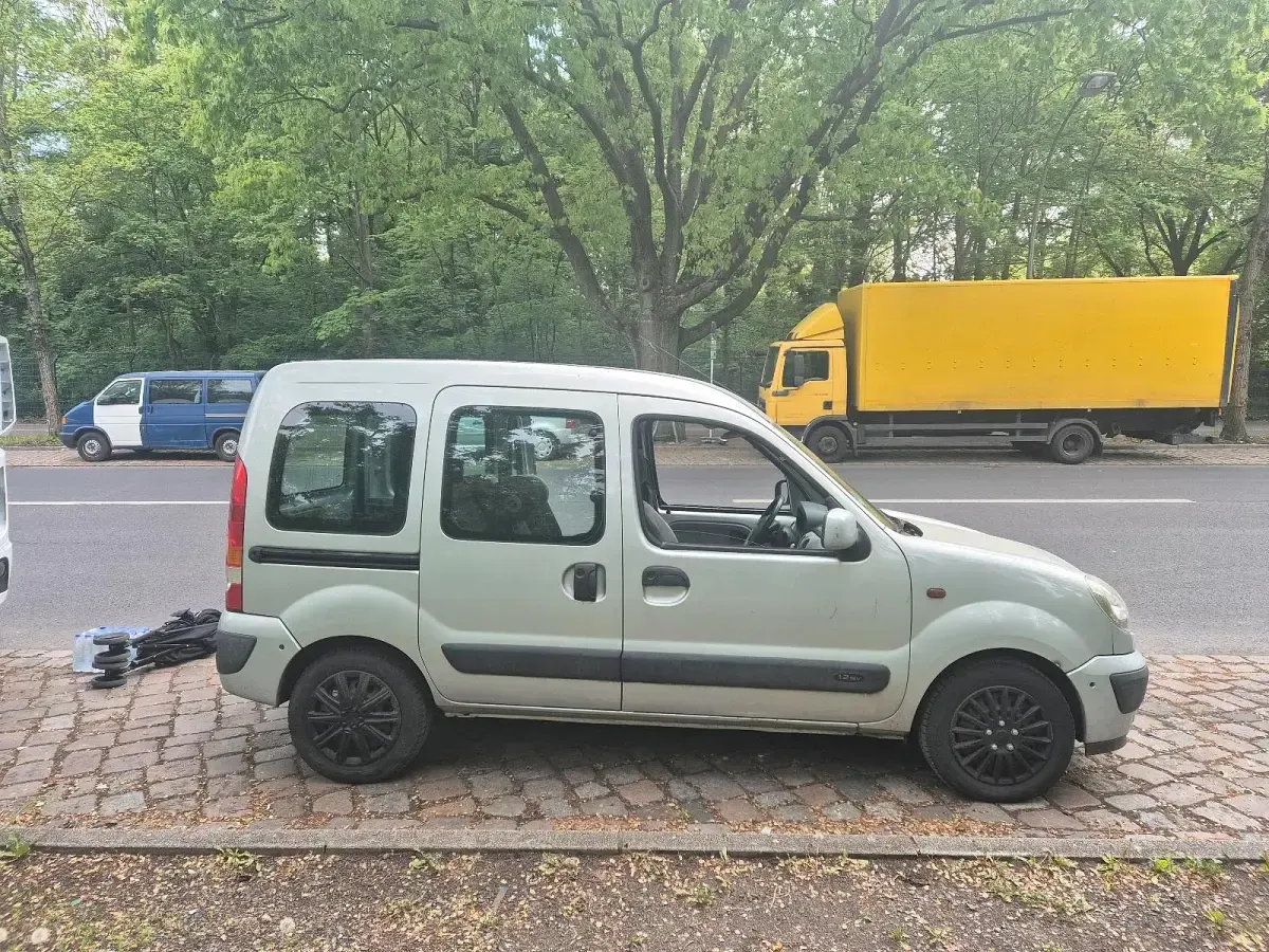 Gebraucht Renault Kangoo 67 PS (49 kW) 2005 Silber Van / Kleinbus