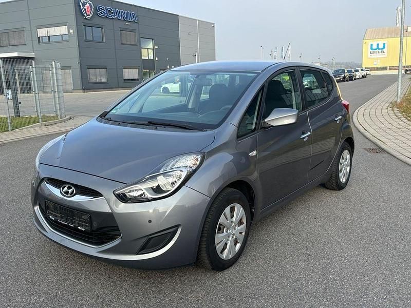 Grau Gebraucht 2012 Hyundai ix20 Kleinwagen | 7.490 € (Etwas zu teuer) - Bild 1/4