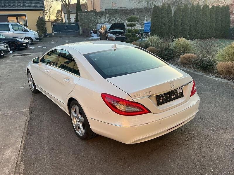 Gebraucht Mercedes CLS350 306 PS (225 kW) 2011 Weiß Limousine