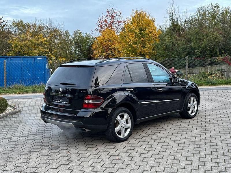 Gebraucht Mercedes ML320 224 PS (164 kW) 2006 Schwarz SUV
