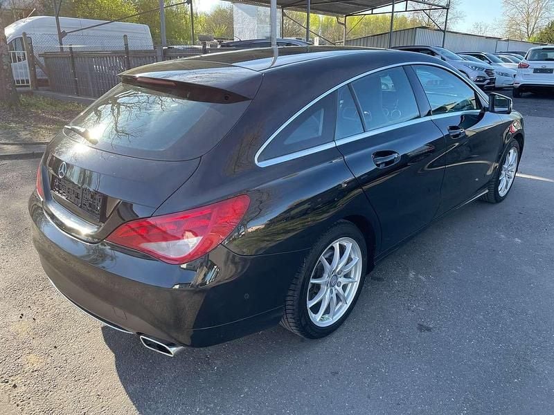 Gebraucht Mercedes CLA220 177 PS (130 kW) 2016 Kosmosschwarz  metalliclack Limousine