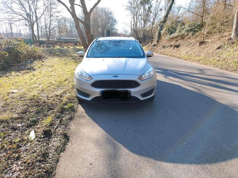 Silber Gebraucht 2016 Ford Focus Trend Kombi | 6.700 € (Guter Preis) - Bild 1/4