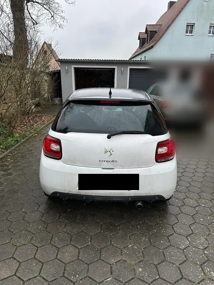 Gebraucht Citroën DS3 So Chic 120 PS (88 kW) 2011 Weiß Kleinwagen