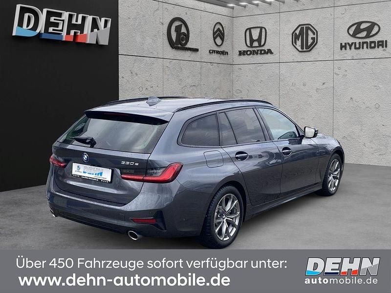 Gebraucht BMW 330e Sport Line 252 PS (185 kW) 2021 Grau Kombi
