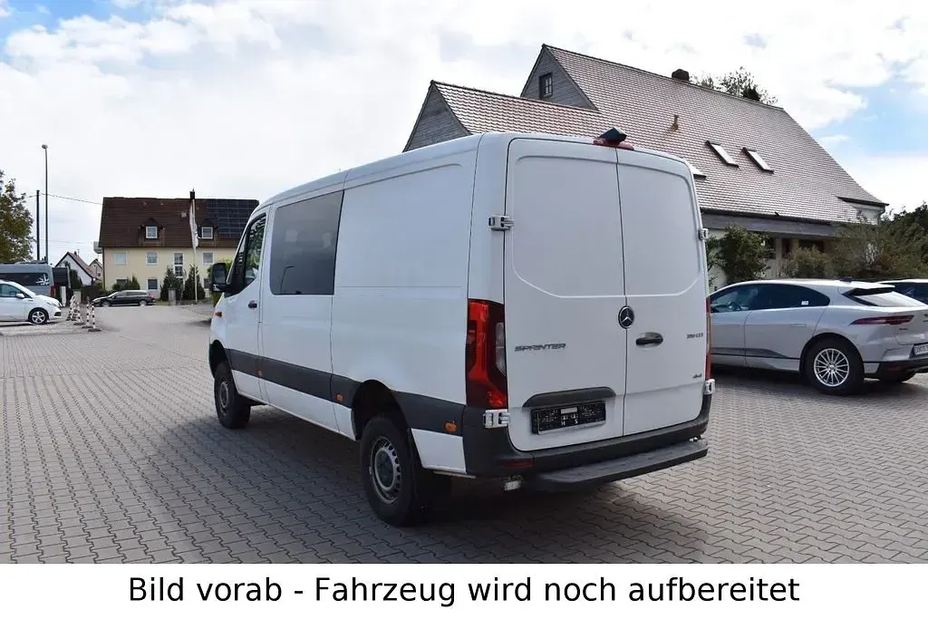 Gebraucht Mercedes Sprinter 163 PS (119 kW) 2021 Arktikweiss Van