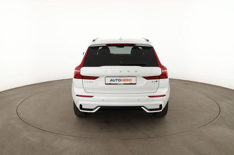 Gebraucht Volvo XC60 R-Design 197 PS (144 kW) 2022 Weiß SUV