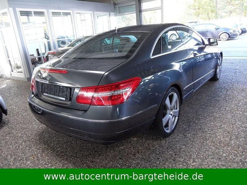 Second-hand Mercedes E200 184 CP (135 kW) 2011 Gri Coupe