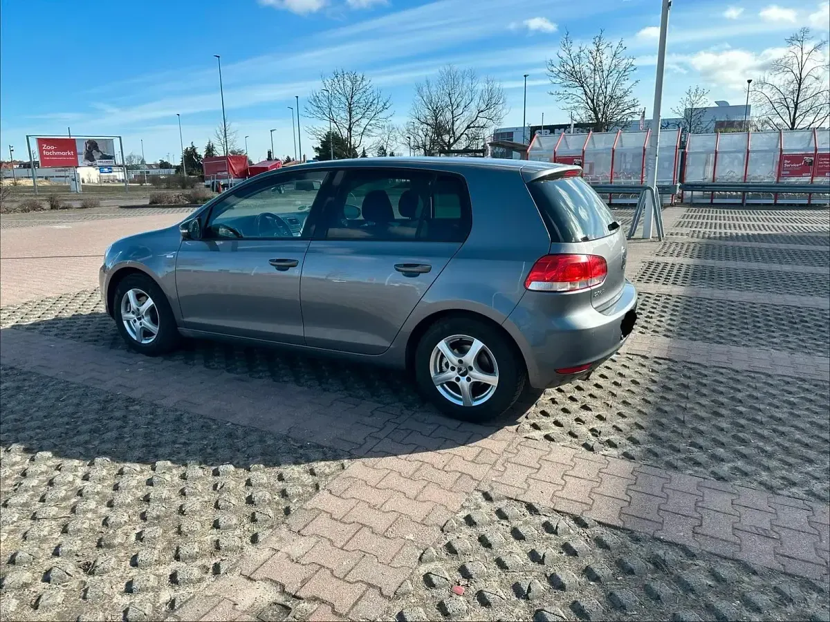 Second-hand VW Golf VII Match 105 CP (77 kW) 2012 Gri Hatchback
