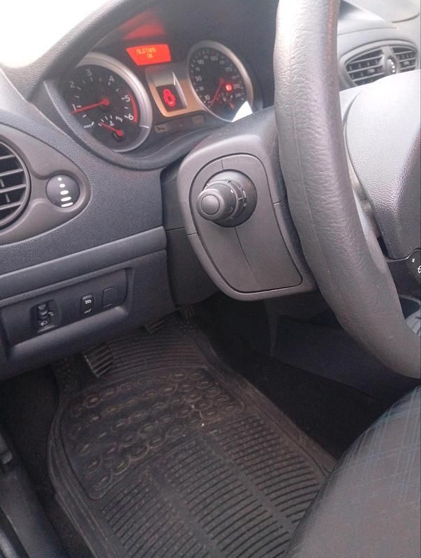 Gebraucht Renault Clio II 2009 Weiß Limousine