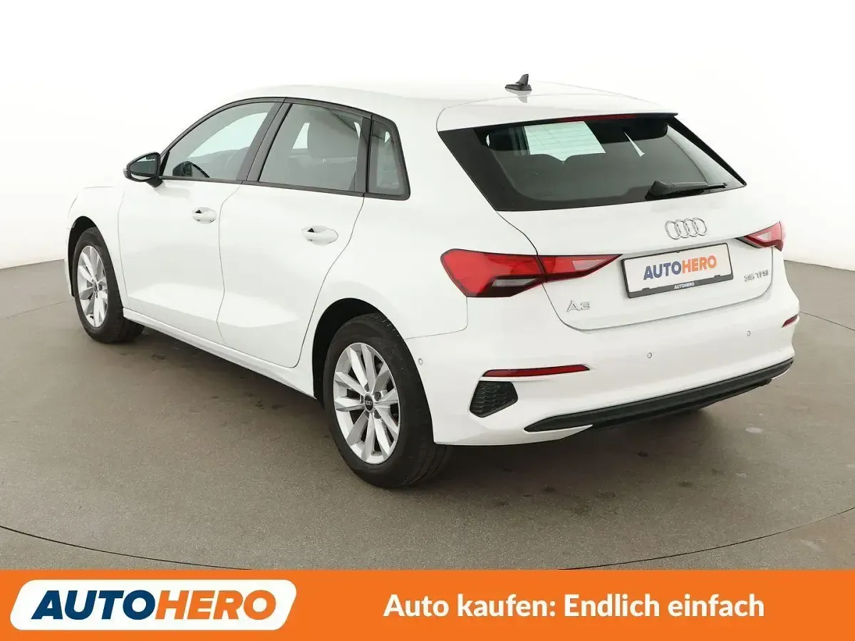 Gebraucht Audi A3 Comfort 150 PS (110 kW) 2022 Weiß Limousine