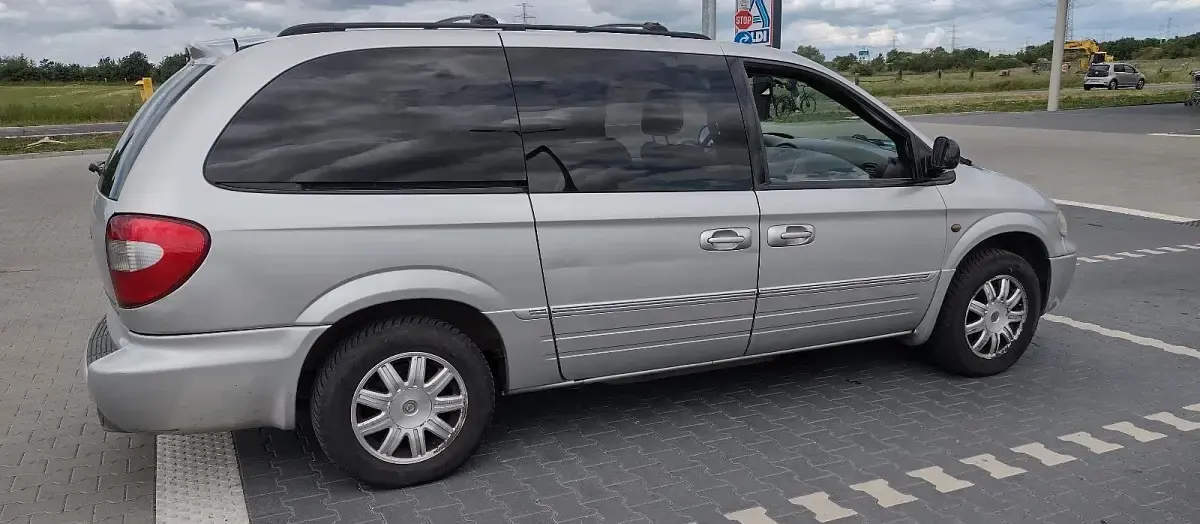 Gebraucht Chrysler Voyager 150 PS (110 kW) 2008 Grau Van / Kleinbus