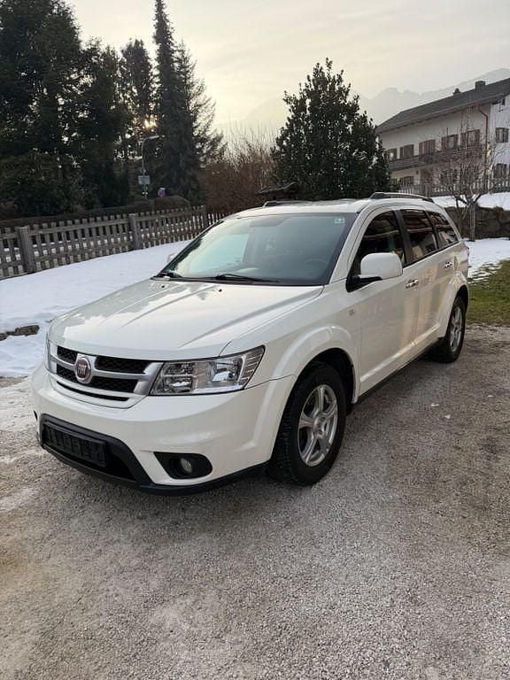 Weiß Gebraucht 2013 Fiat Freemont My Freemont SUV | 6.500 € (Fairer Preis) - Bild 1/4