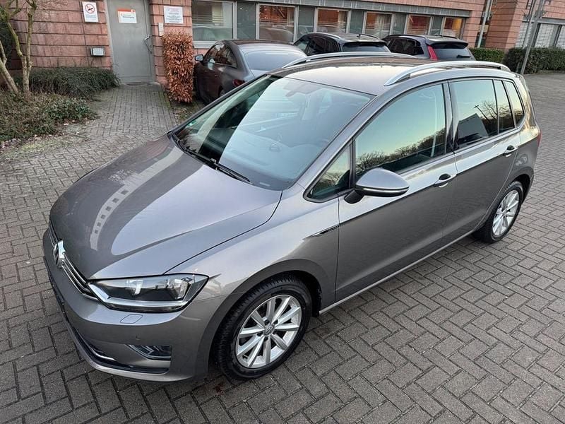Grau Gebraucht 2016 VW Golf Sportsvan LOUNGE Van / Kleinbus | 7.450 € (Superpreis) - Bild 1/4