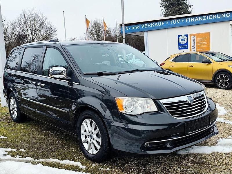 Gebraucht Lancia Voyager Platinum 163 PS (119 kW) 2013 Grau Van / Kleinbus