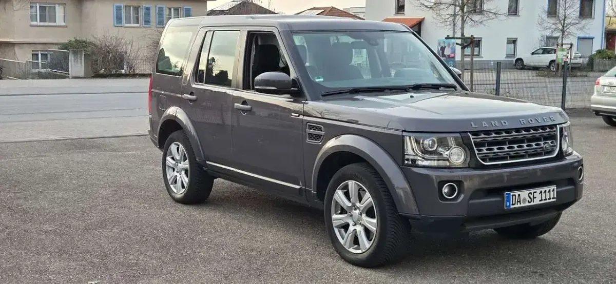 Gebraucht Land Rover Discovery SE 256 PS (188 kW) 2016 Waitomo grey SUV