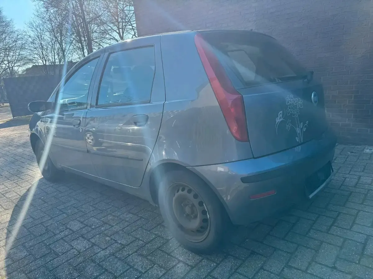 Gebraucht Fiat Punto 60 PS (44 kW) 2004 Silber Kleinwagen
